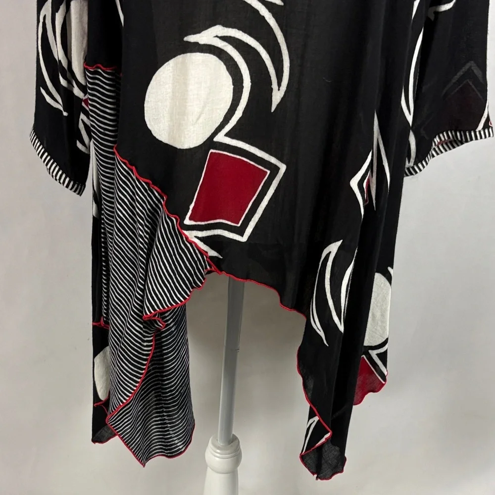 IGUANA Artsy Asymmetrical Tunic Top Black Red White Mixed Print - Picture 3 of 11